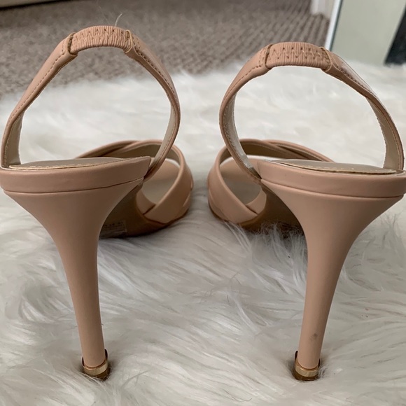 Kenneth Cole Reaction Tan Heels - Picture 5 of 10